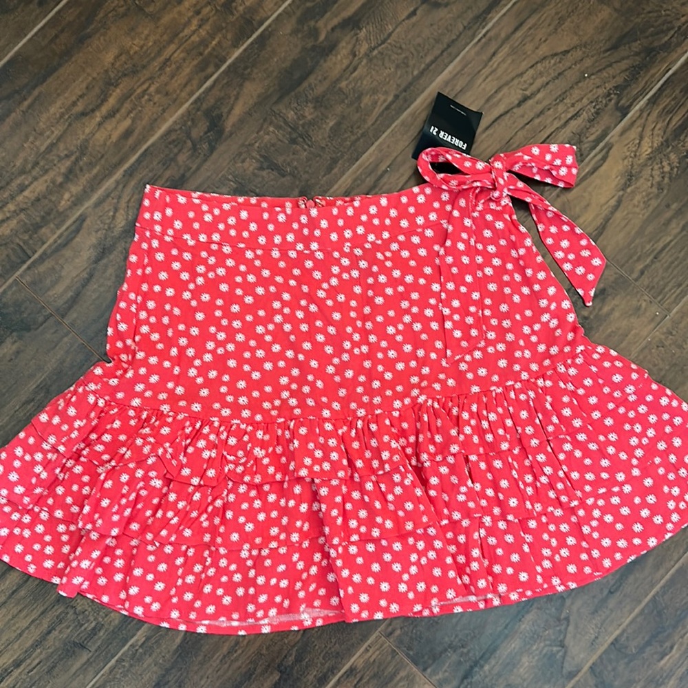 For ever21 floral mini skirt coral white size m new unworn